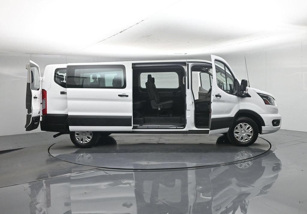 Used 2023 Ford Transit 350 XLT RWD image 4