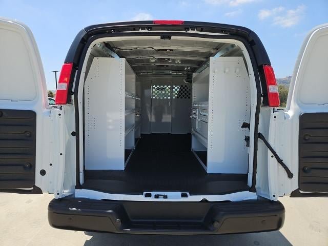New 2026 Chevrolet Express 2500 Extended w/ Communications Package RWD image 23