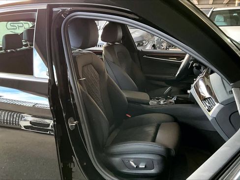 Certified 2023 BMW 530i xDrive w/ Premium Package image 8