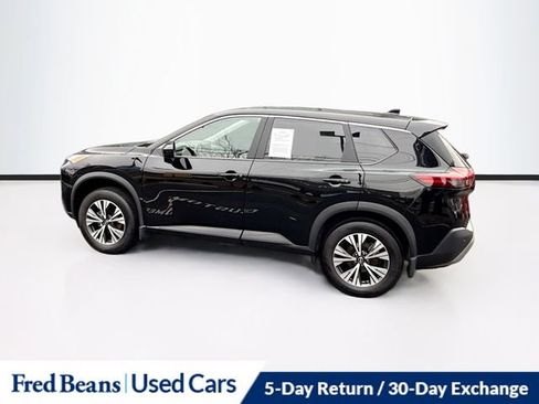 Used 2023 Nissan Rogue SV image 4