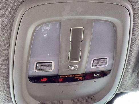 Certified 2025 Volvo XC40 B5 Plus image 22