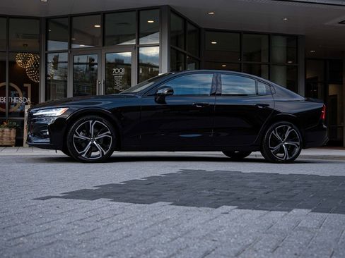 Certified 2025 Volvo S60 B5 Plus image 3