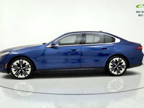 Used 2025 BMW i5 eDrive40i RWD image 5