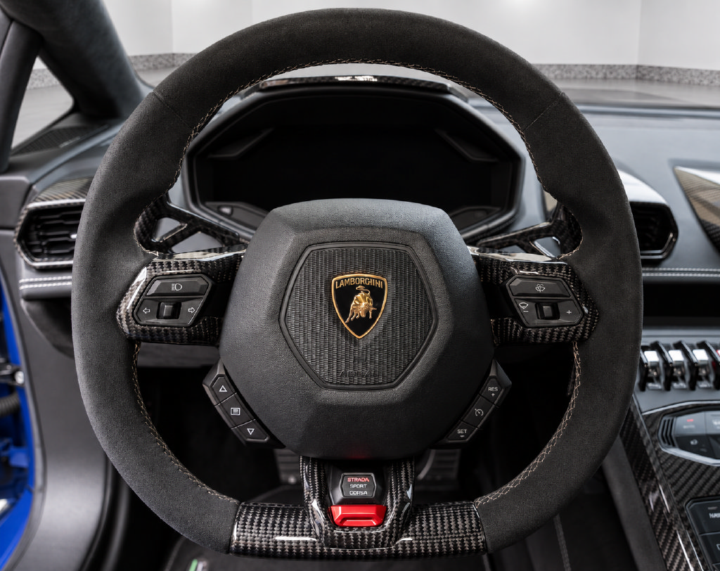 Used 2017 Lamborghini Huracan LP 610-4 AWD/4WD image 23