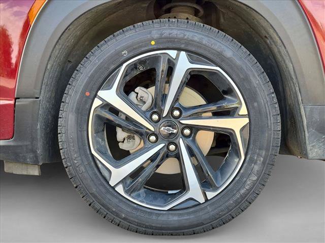 Used 2023 Chevrolet TrailBlazer RS w/ Sun and Liftgate Package FWD image 24