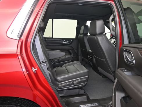 Used 2024 Chevrolet Tahoe LT w/ LT Signature Package AWD/4WD image 10