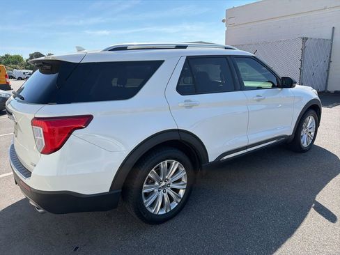 Used 2020 Ford Explorer Limited w/ Class III Trailer Tow Package image 7