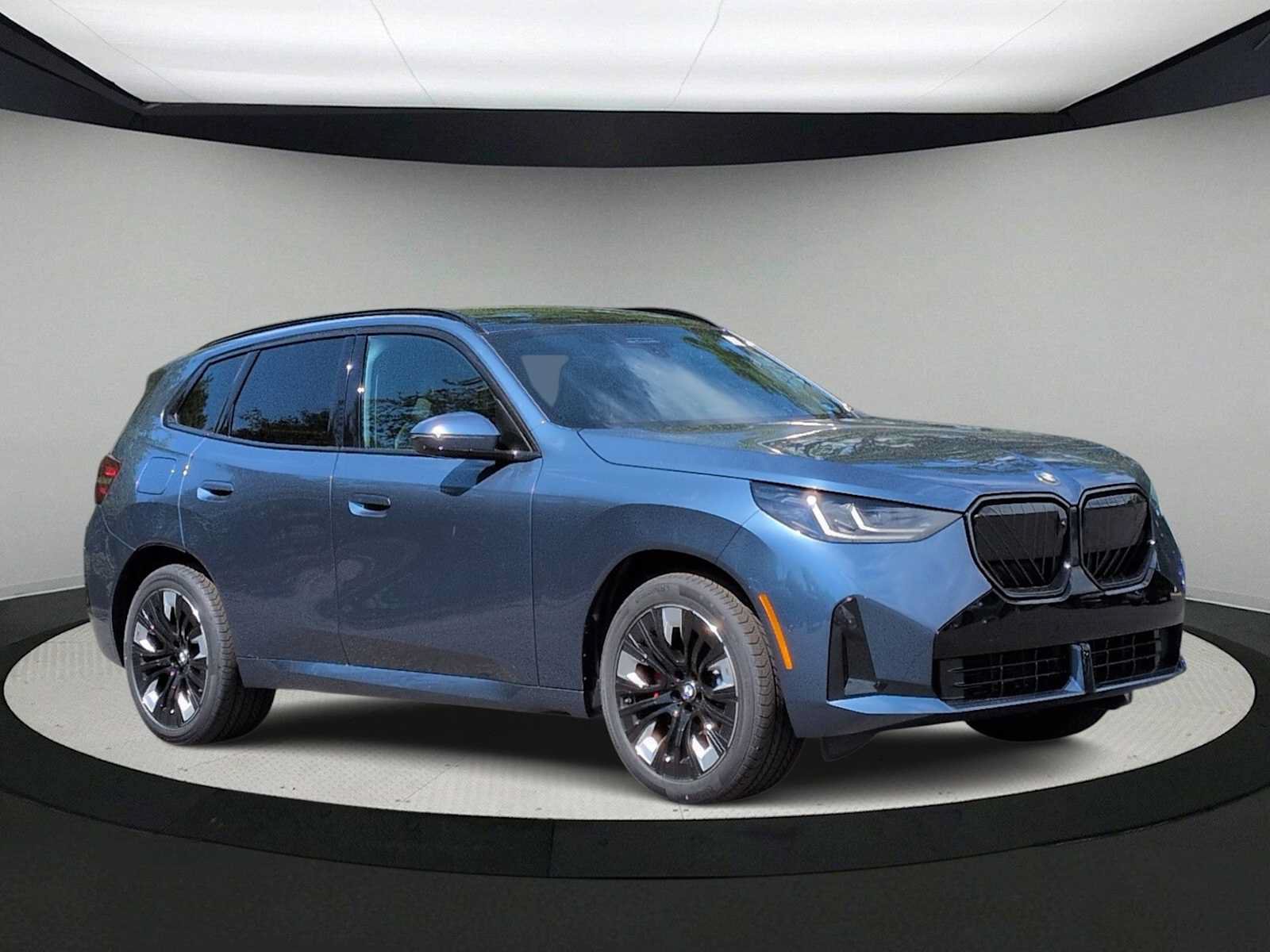 Used 2026 BMW X3 xDrive30i w/ Premium Package AWD/4WD image 2