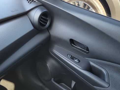 Used 2020 Nissan Kicks S FWD image 29