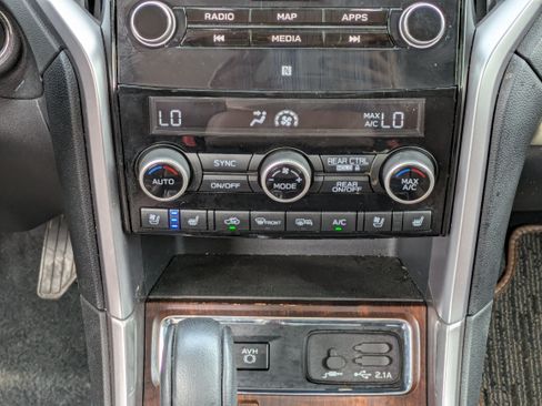 Used 2019 Subaru Ascent Touring w/ Popular Package #2A AWD/4WD image 18