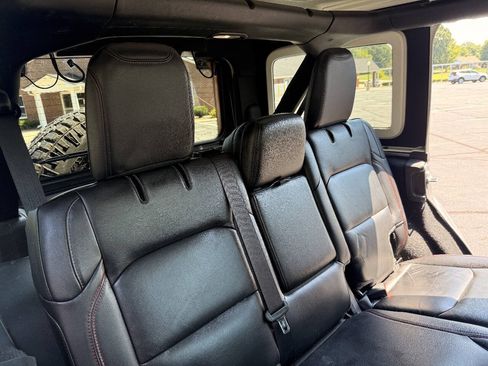 Used 2021 Jeep Wrangler Unlimited Rubicon AWD/4WD image 25