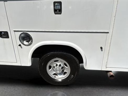 Used 2019 Chevrolet Express 3500 w/ Power Convenience Package RWD image 39