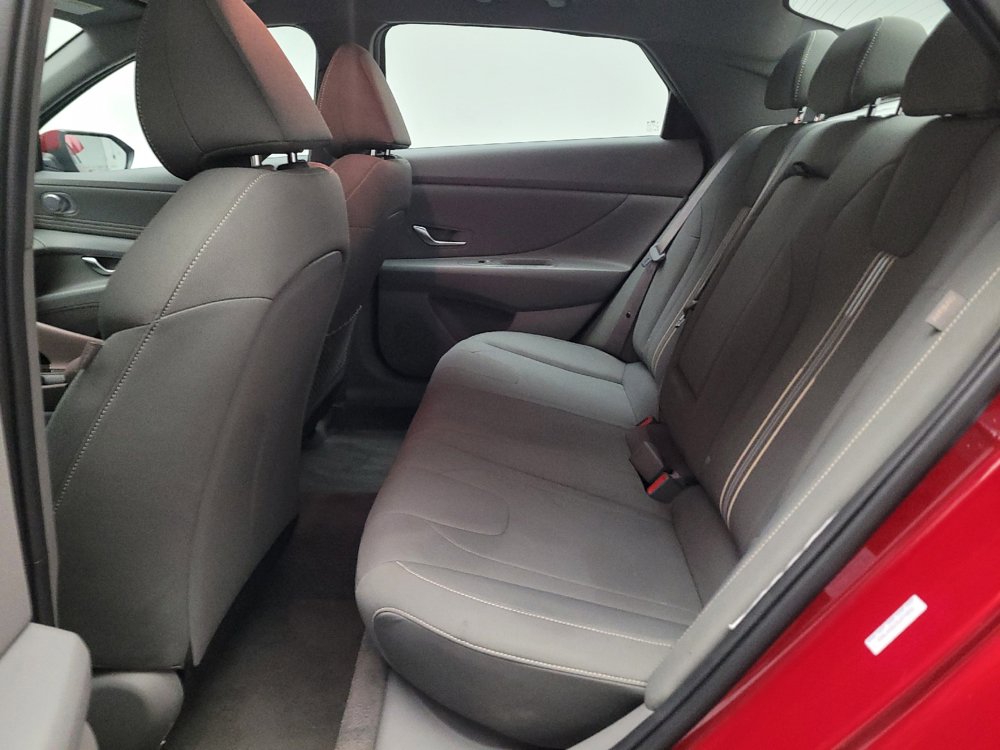 Used 2025 Hyundai Elantra SEL FWD image 18