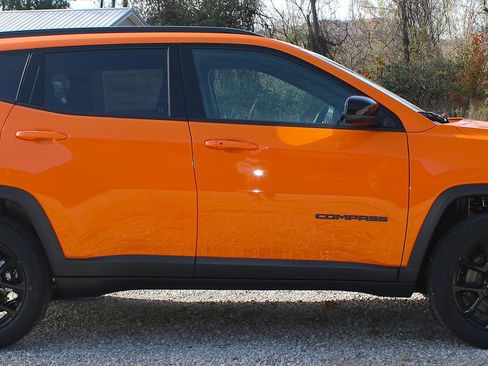 New 2026 Jeep Compass Latitude image 4