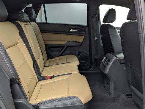 Used 2021 Volkswagen Atlas Cross Sport SEL image 18