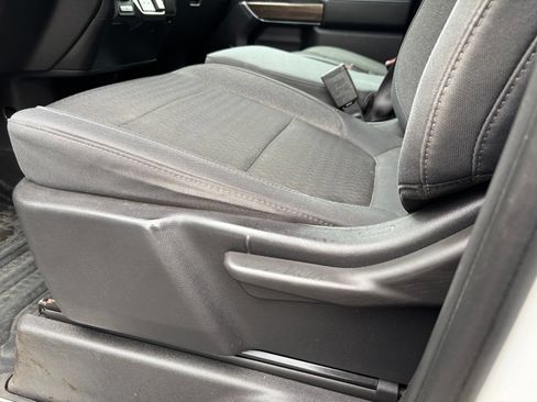 Used 2019 Chevrolet Silverado 1500 LT w/ Z71 Off-Road Package AWD/4WD image 16