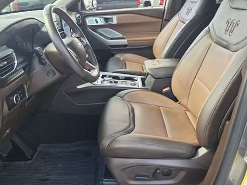 Used 2024 Ford Explorer King Ranch w/ Technology Package image 4