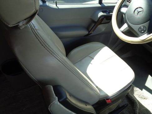 Used 2018 Mercedes-Benz Sprinter 3500 image 7