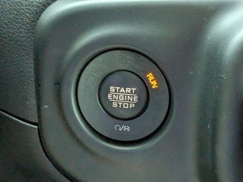 Used 2020 Jeep Wrangler Unlimited Sahara AWD/4WD image 23