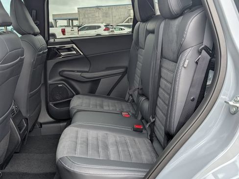 New 2026 Mitsubishi Outlander AWD image 23
