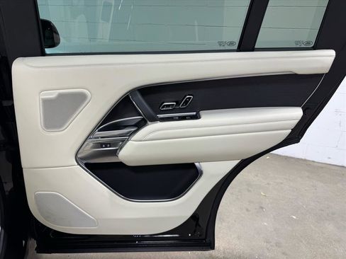 Used 2024 Land Rover Range Rover SE image 43