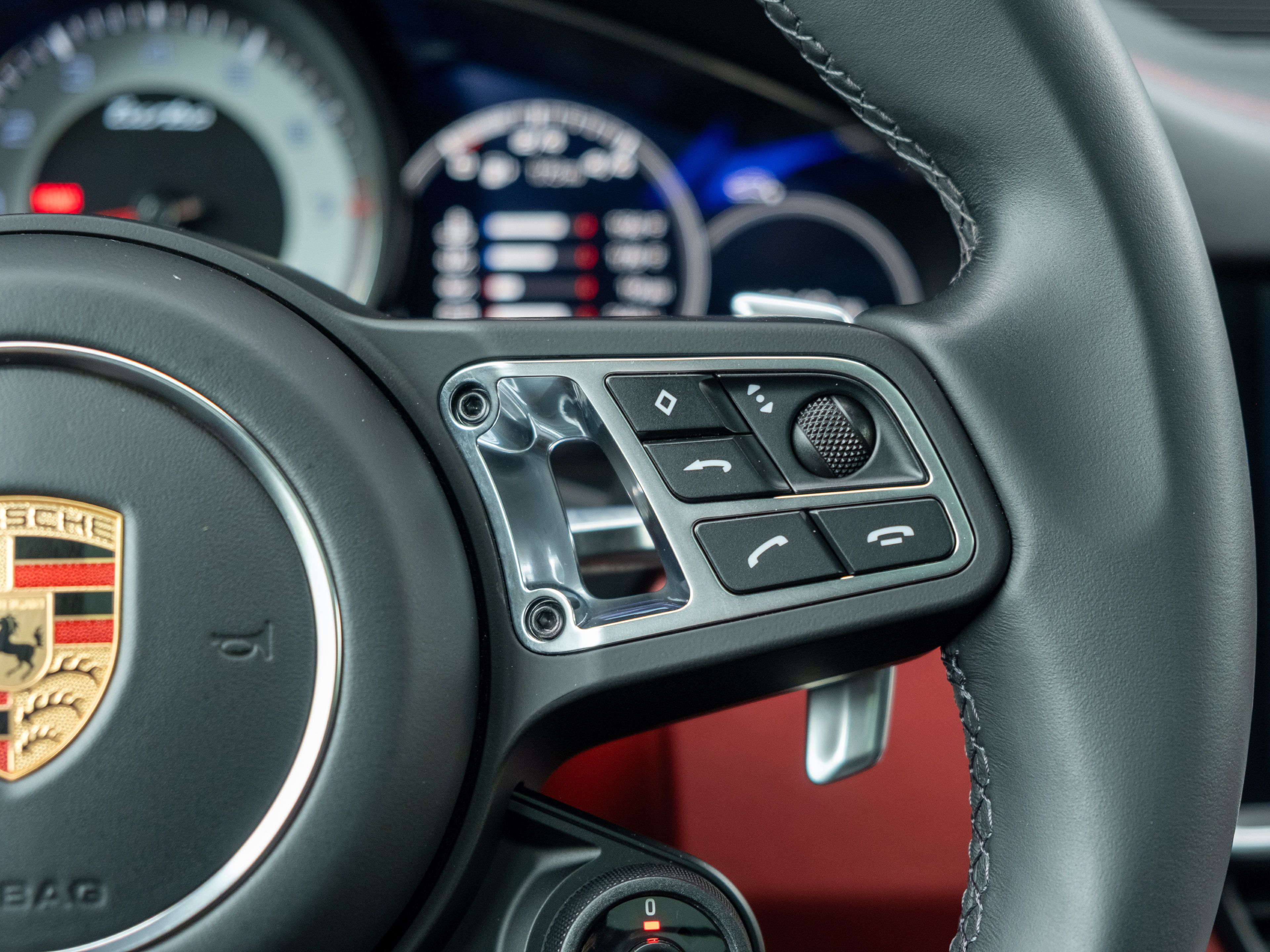 Certified 2023 Porsche Cayenne Turbo AWD/4WD image 27