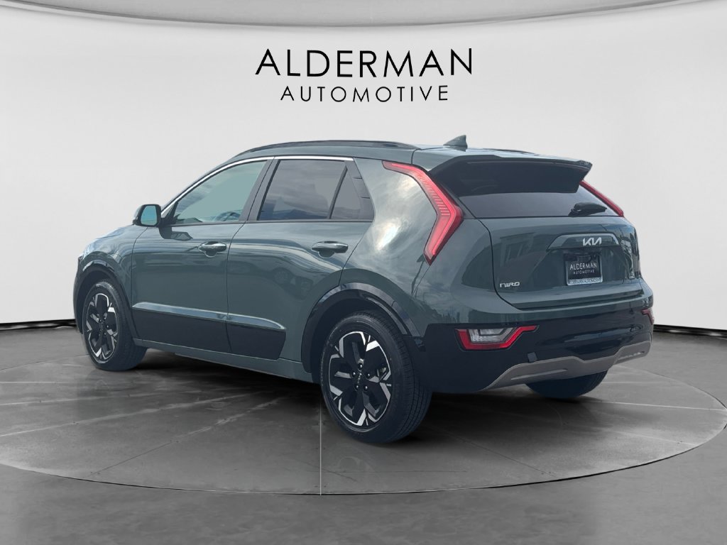 Used 2023 Kia Niro Wave w/ Wave Preserve Package FWD image 3