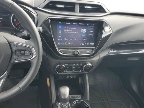 Certified 2023 Chevrolet TrailBlazer ACTIV w/ Sun and Liftgate Package FWD image 14