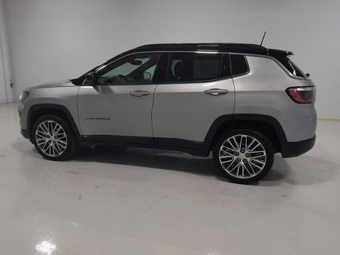 Used 2023 Jeep Compass Limited w/ Elite Group AWD/4WD image 3