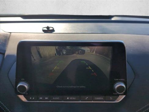 Used 2022 Nissan Sentra SV image 13