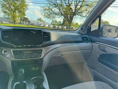 Used 2019 Honda Pilot EX image 16