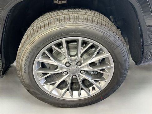 New 2025 Jeep Grand Cherokee L Summit image 9