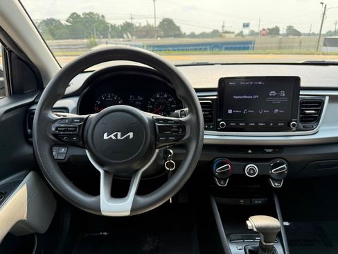 Used 2022 Kia Rio S FWD image 18