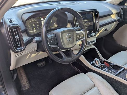 Used 2020 Volvo XC40 T5 Inscription image 9