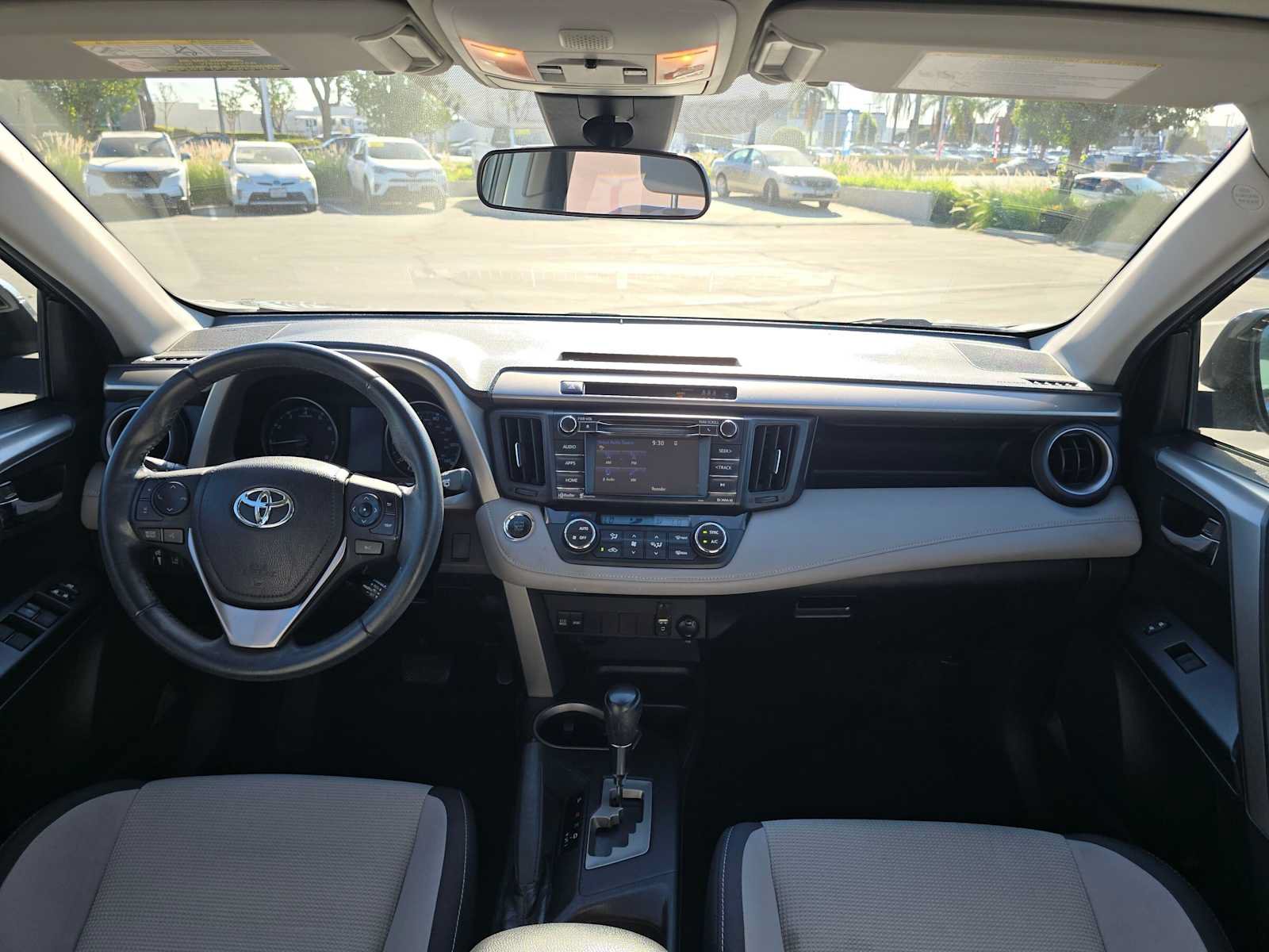 Used 2018 Toyota RAV4 XLE FWD image 18