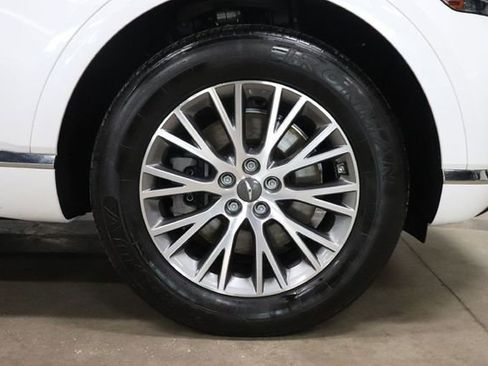 Used 2024 Genesis GV80 2.5T AWD/4WD image 31