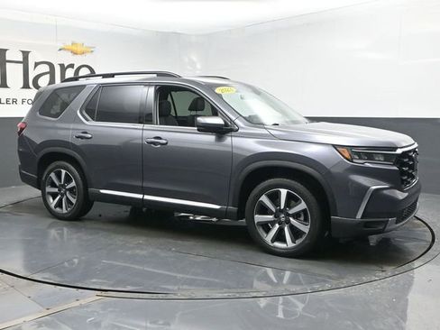 Used 2023 Honda Pilot Touring image 6