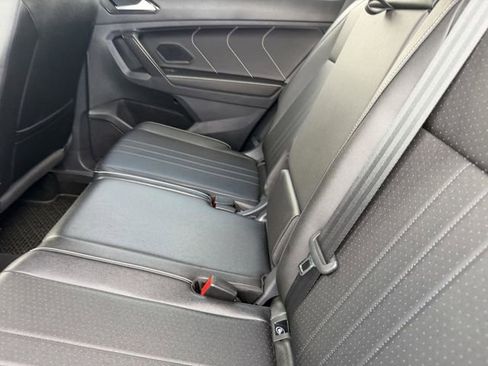 Used 2023 Volkswagen Tiguan SE R-Line FWD image 18