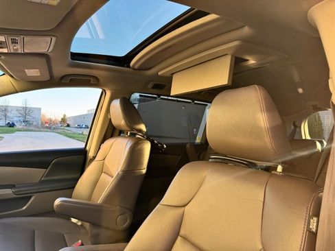 Used 2015 Honda Odyssey Touring Elite image 18