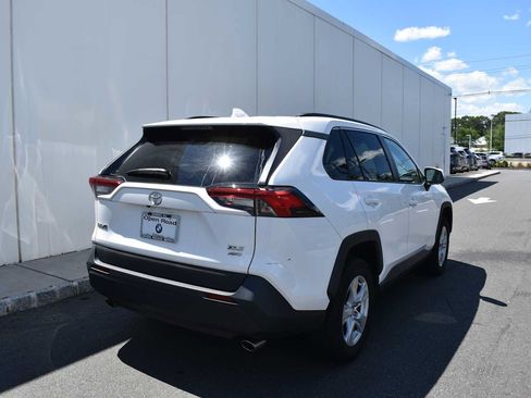Used 2021 Toyota RAV4 XLE AWD/4WD image 5