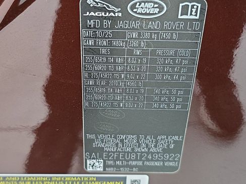 New 2026 Land Rover Defender 130 X-Dynamic SE image 36