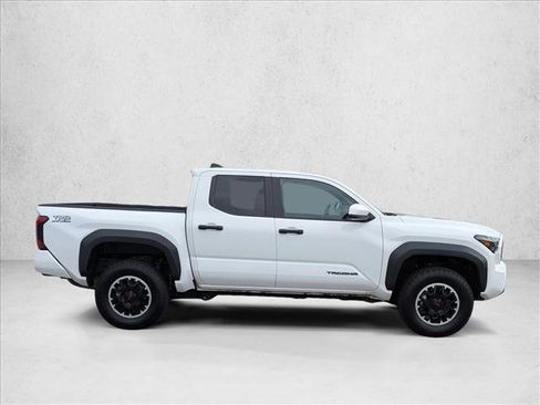 Used 2024 Toyota Tacoma TRD Off-Road image 4