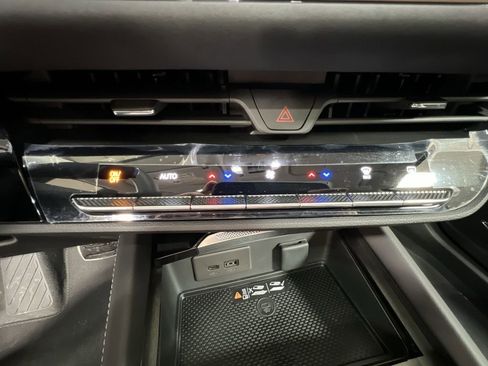 New 2025 Buick Envision Sport Touring image 11