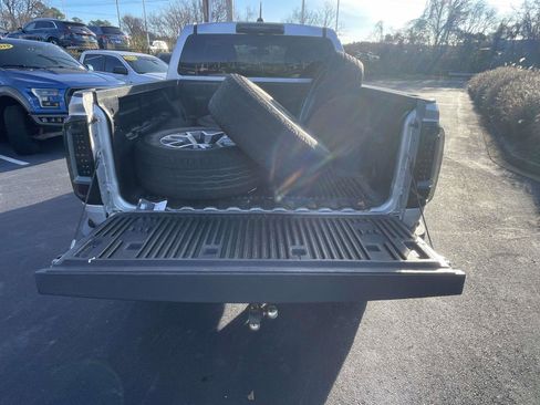 Used 2015 GMC Canyon SLE w/ All-Terrain Package image 13