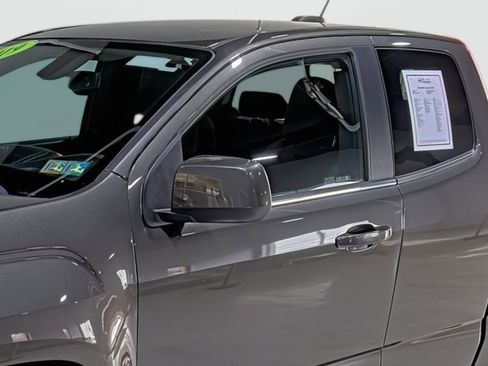 Used 2019 GMC Canyon SLE w/ SLE Convenience Package image 8