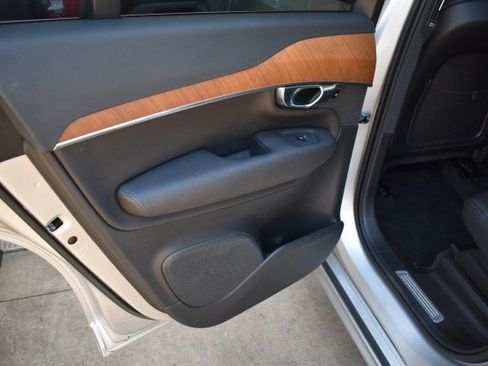 Used 2022 Volvo XC90 T6 Momentum w/ Advanced Package AWD/4WD image 33