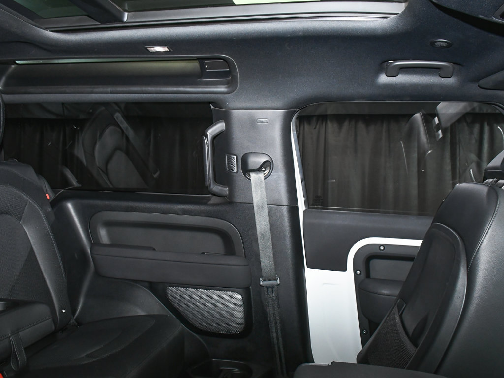 Used 2023 Land Rover Defender 90 X-Dynamic SE AWD/4WD image 52