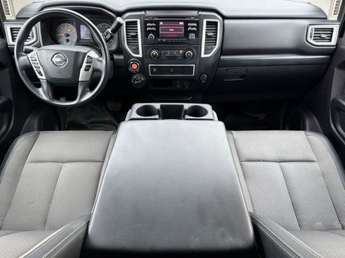 Used 2018 Nissan Titan S w/ GAWR Package AWD/4WD image 20