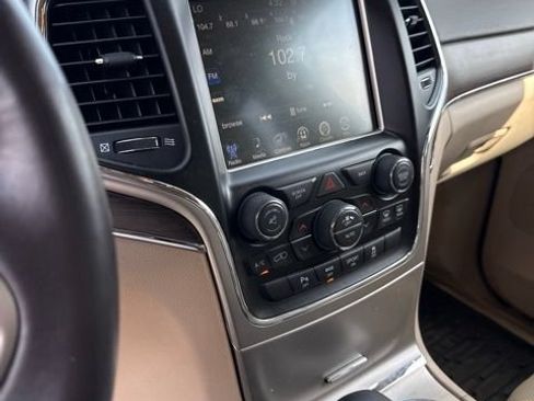 Used 2016 Jeep Grand Cherokee Overland w/ Advanced Technology Group AWD/4WD image 2