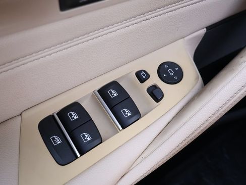 Used 2023 BMW 530i w/ Premium Package RWD image 38